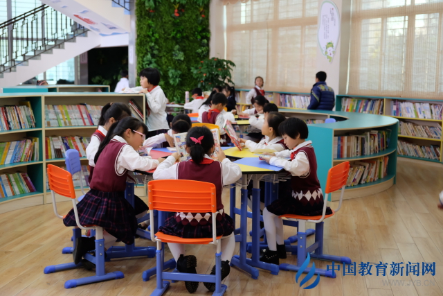 圖書館、書吧閱讀 (2).JPG