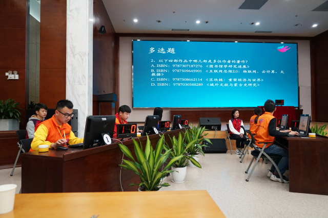 學生賽現場比拼.JPG