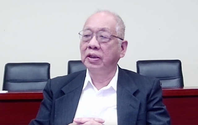 丘成桐發(fā)言。學(xué)校供圖.jpg