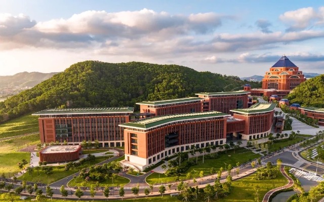 中山大學深圳校區(qū)西教學樓。學校供圖.jpg