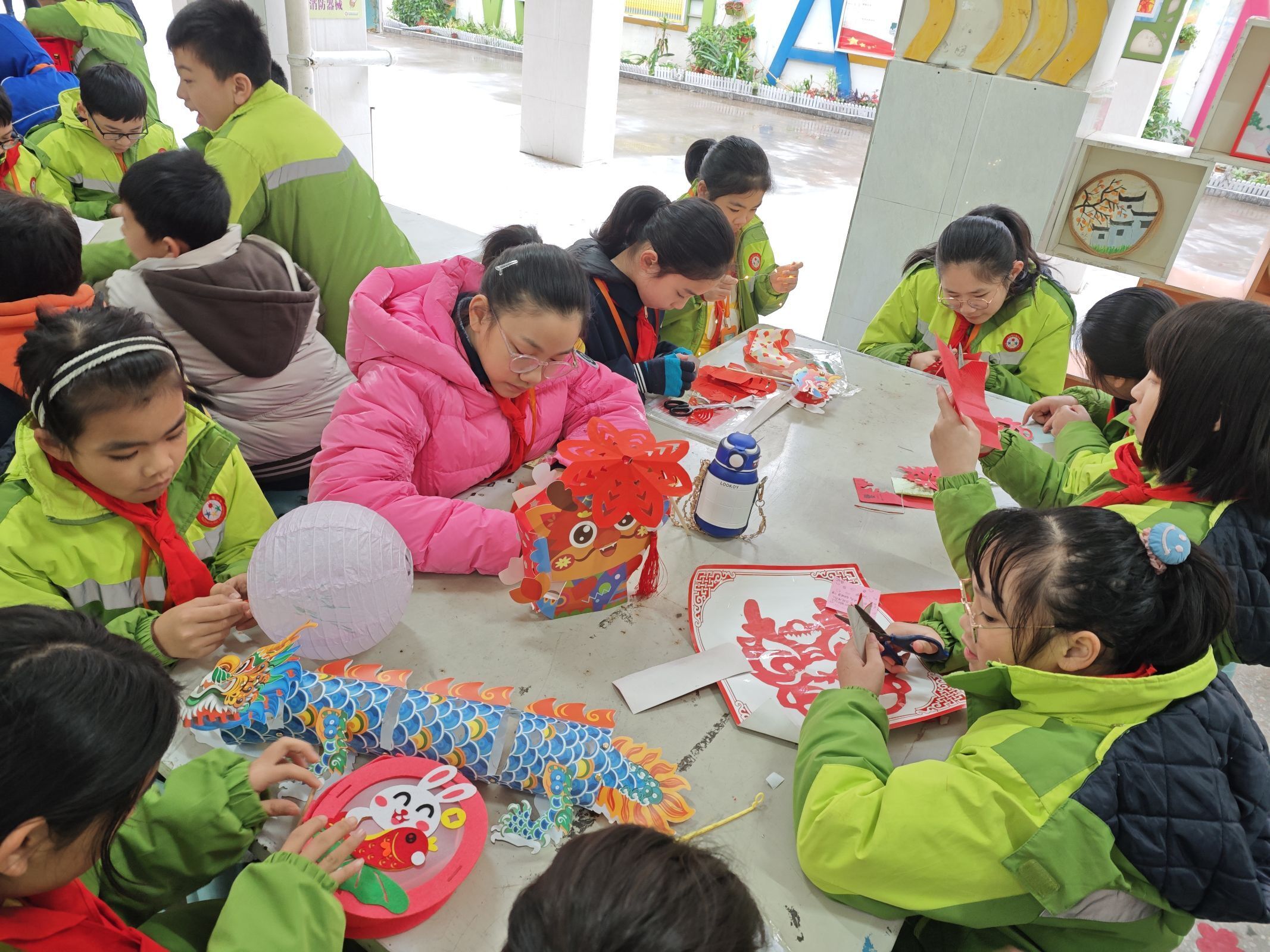 萬秀小學：剪紙大比拼.jpg